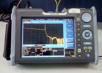 Maximize os testes de fibra óptica com o OTDR: procedimentos e equipamentos de alto desempenho