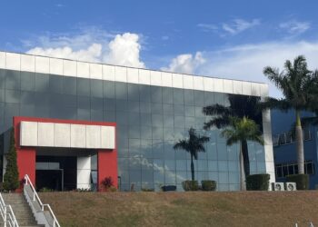 Descobrindo os Segredos da Inovação em Fibra Óptica: Uma Visita à Rosenberger