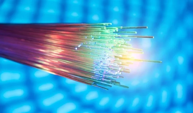 Fibra Óptica Monomodo de Dispersão Deslocada: Uma Explicação Didática