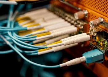 Projeto de Links de Fibra Óptica em Data Centers