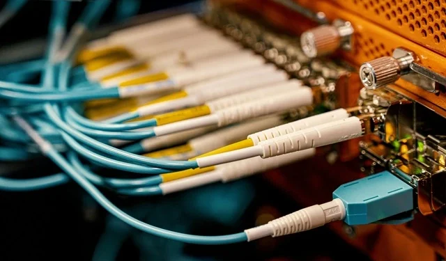 Projeto de Links de Fibra Óptica em Data Centers